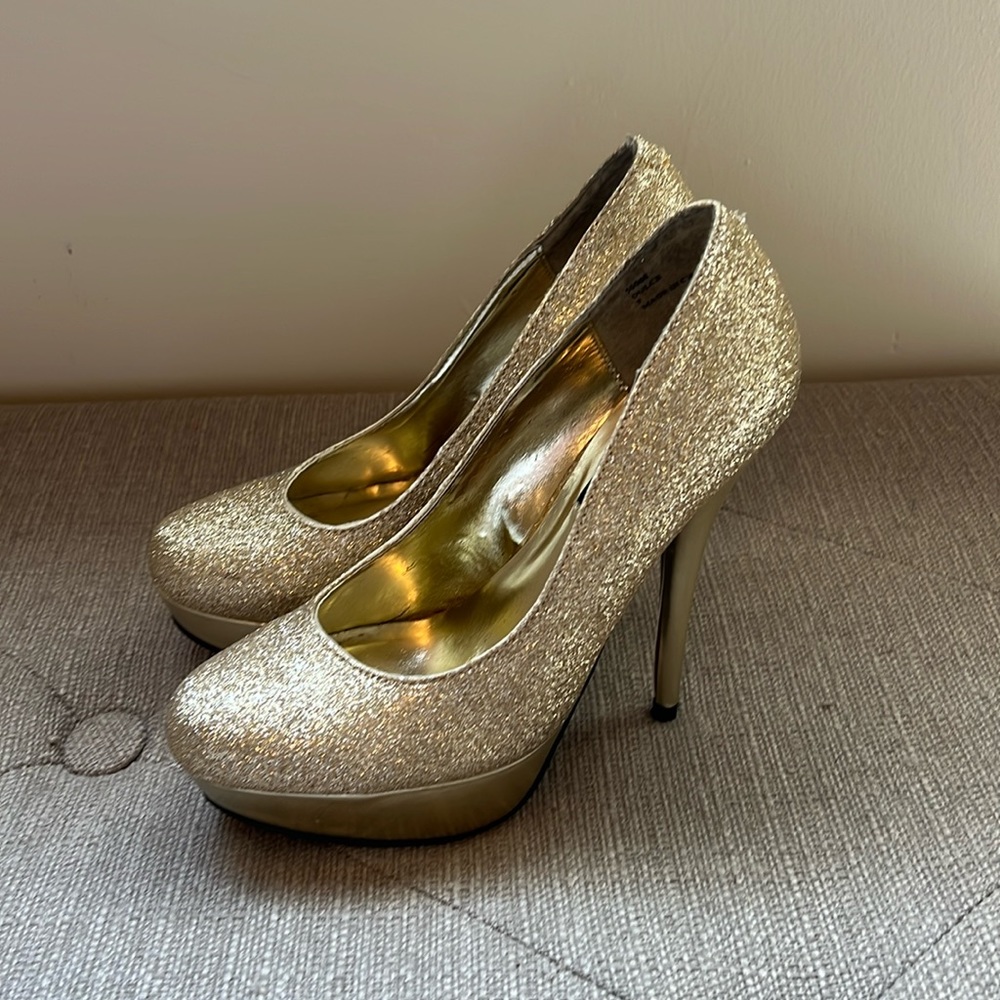 Gold glitter platform heels, size 7